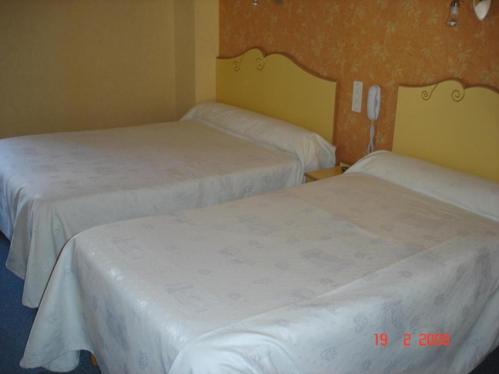 Hotel George Монмельян Экстерьер фото