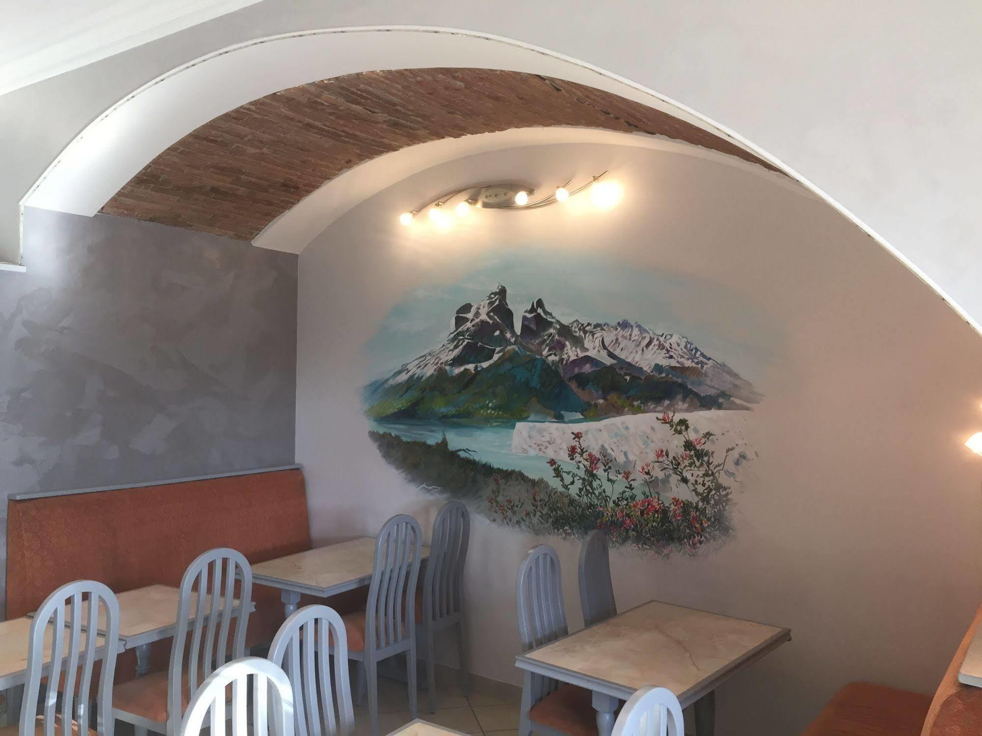 Hotel George Монмельян Экстерьер фото